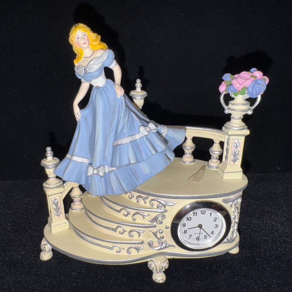 Collector Gallery Resin Cinderella Clock figurine Glass slipper Disney - 1496